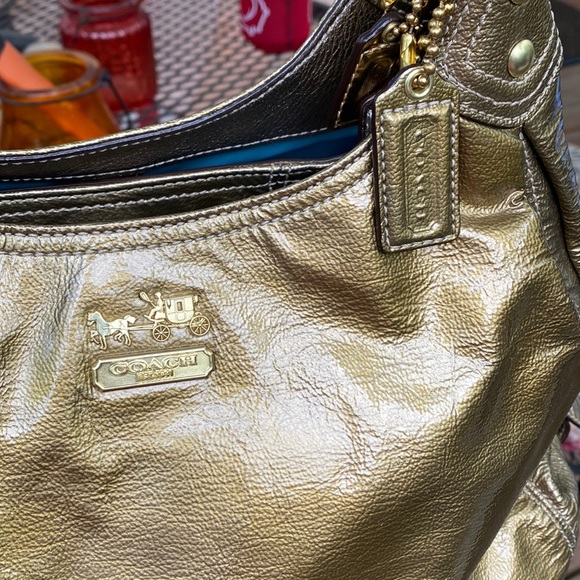 EUC Coach Maggie Antique Soft patent leather purse - Picture 4 of 16